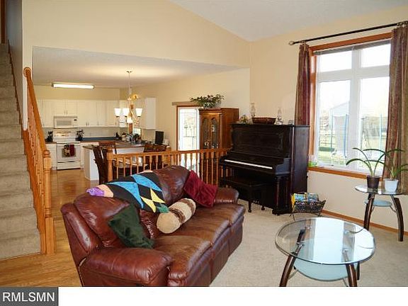 4th image of 518 Tuttle Dr