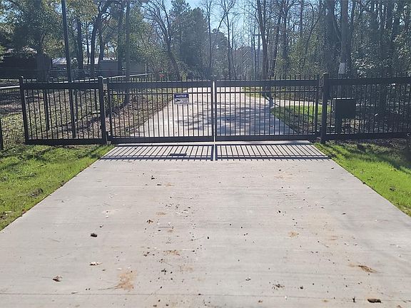 3rd image of 16885 Rabon Chapel Rd