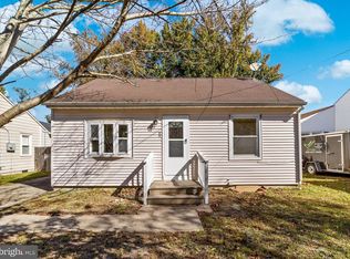 33 Pinewood Ave, Carneys Pt, NJ 08069