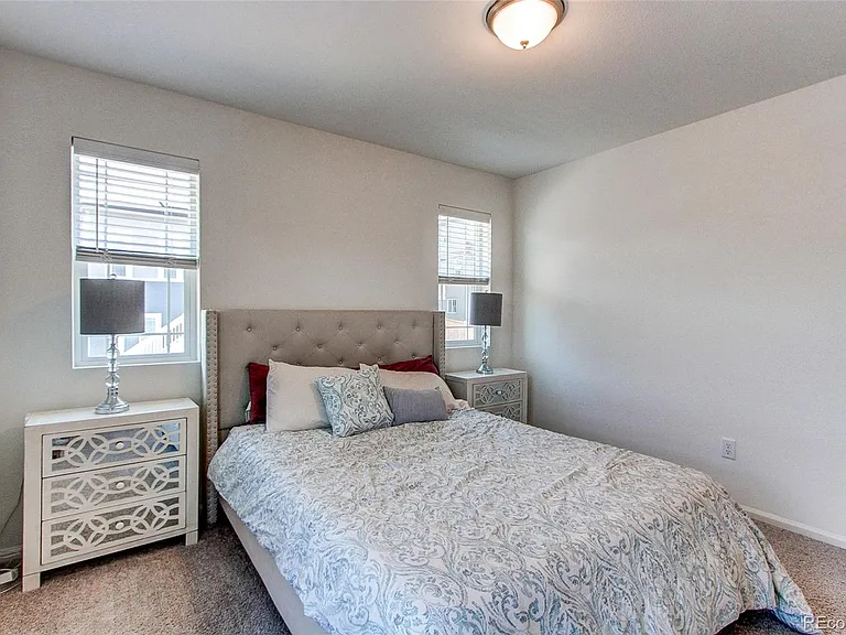 564 Felicity Loop — Photo 37