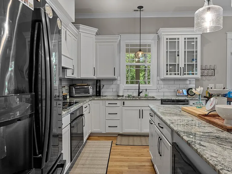 24 Kilbride Dr — Photo 3