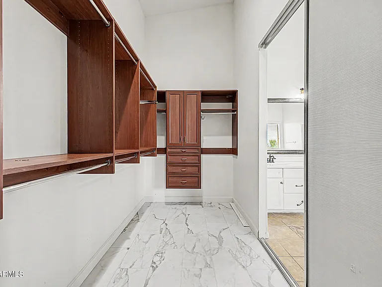 29601 W Columbus Ave — Photo 14