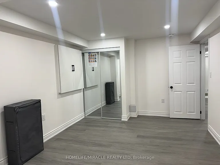 185 Featherstone Rd — Photo 11