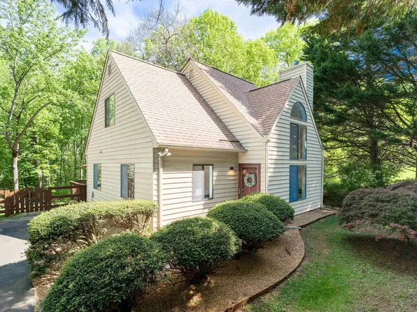 220 Homestead Ln, Charlottesville, VA 22902