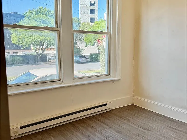 110 Graham Pl — Photo 7