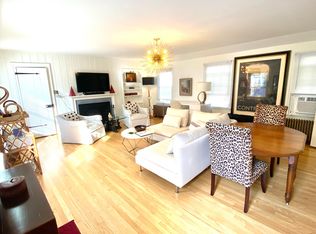 761 Cherry St APT 1, Winnetka, IL 60093