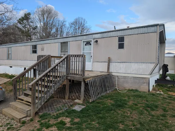 34 Winding Spring Rd, Candler, NC 28715