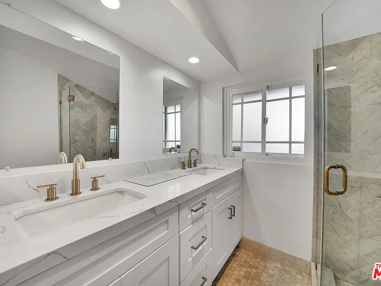 1758 Clear View Dr — Photo 13