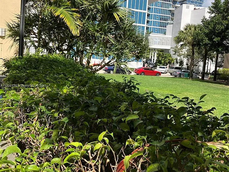 2001 Biscayne Blvd #3503 — Photo 34