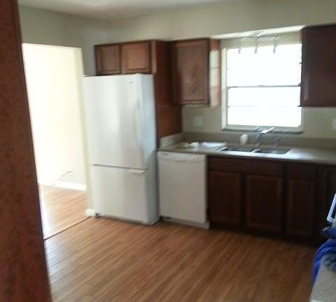 5th image of 3564 Red Oak Ct