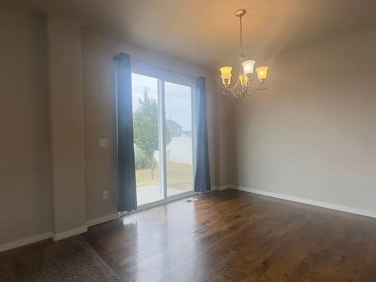4336 Carlyle Ln — Photo 6