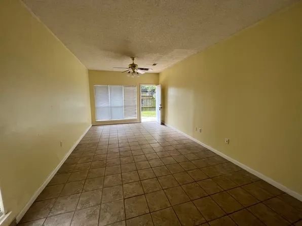 2073 Brightside Dr, Baton Rouge, LA 70820