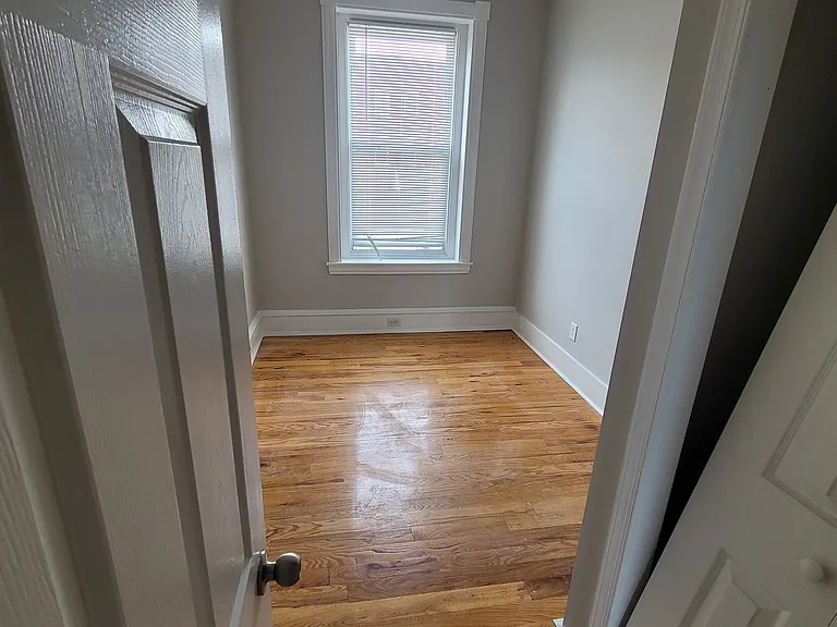 637 N 32nd St — Photo 10