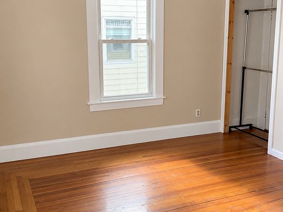 2nd image of 38 Belvidere St