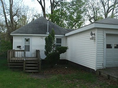 2nd image of 103 Harris St
