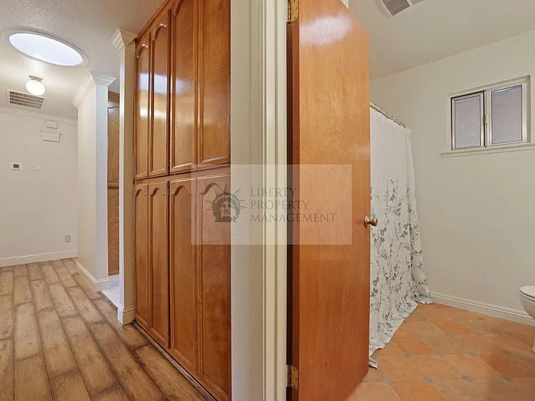1558 Springcreek Way — Photo 14