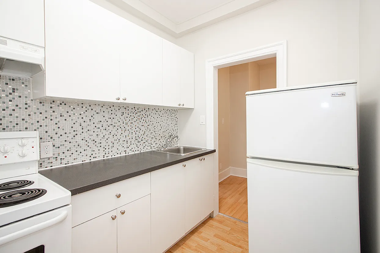 309 Enfield Crescent — Photo 4