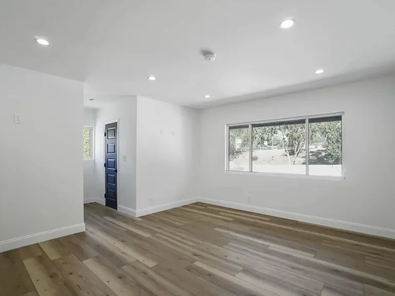 11044 Whitegate Ave — Photo 19