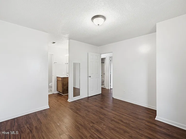 774 Pinewood Dr — Photo 5