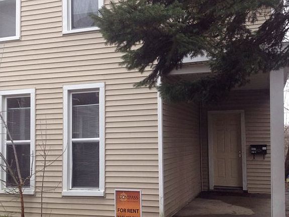 2nd image of 632 Coit Ave NE
