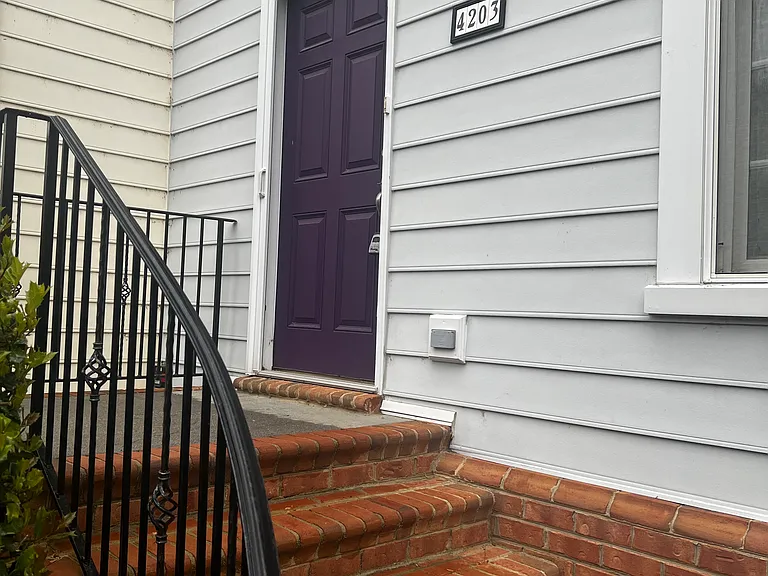 4203 New Town Ave — Photo 3
