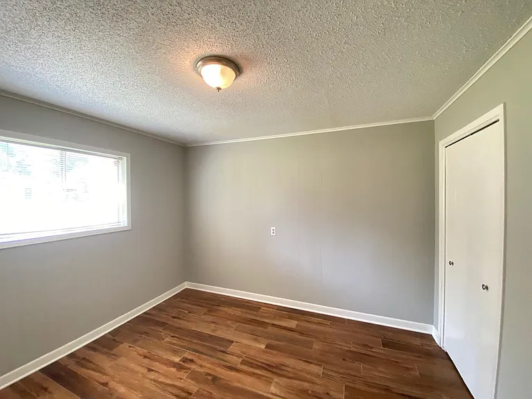 410 Cordell Dr — Photo 23