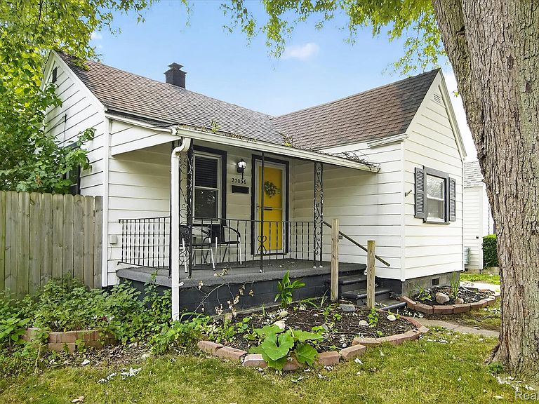 Listing photo 3