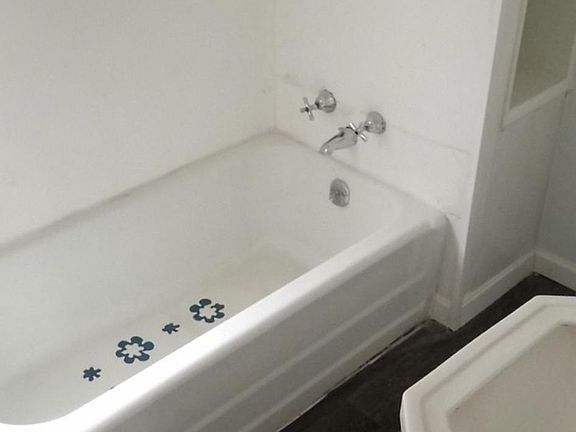 4th image of 14014 Idarose Ave