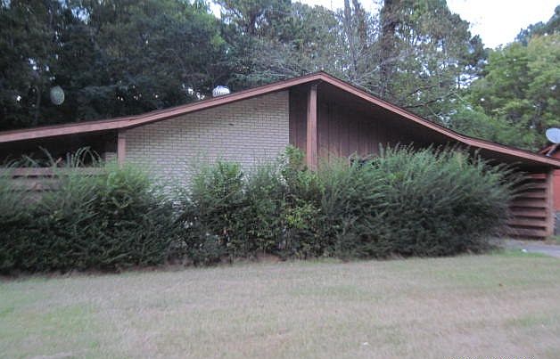 2nd image of 314 Park Ln