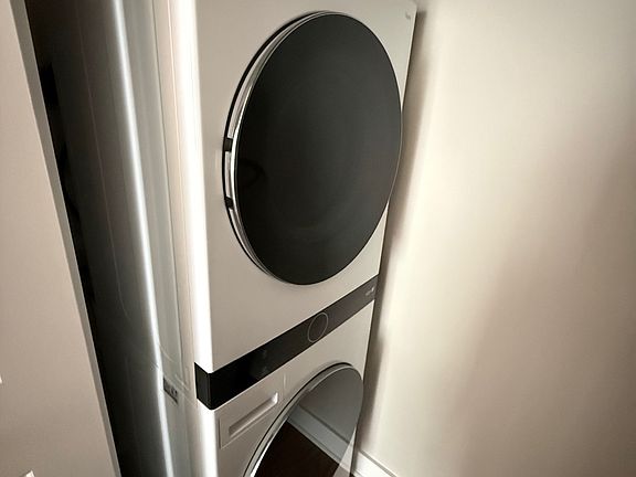 In-unit stacked washer/dryer.