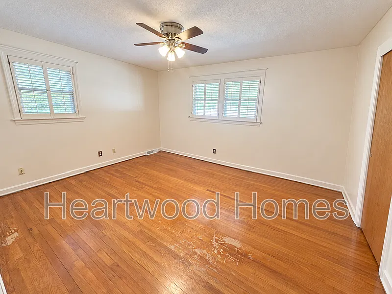 3 bed, 2.0 bath, 1240 sqft, $1,640 — Photo 3