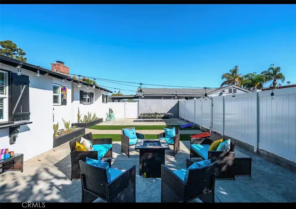 5061 Warner Ave — Photo 3