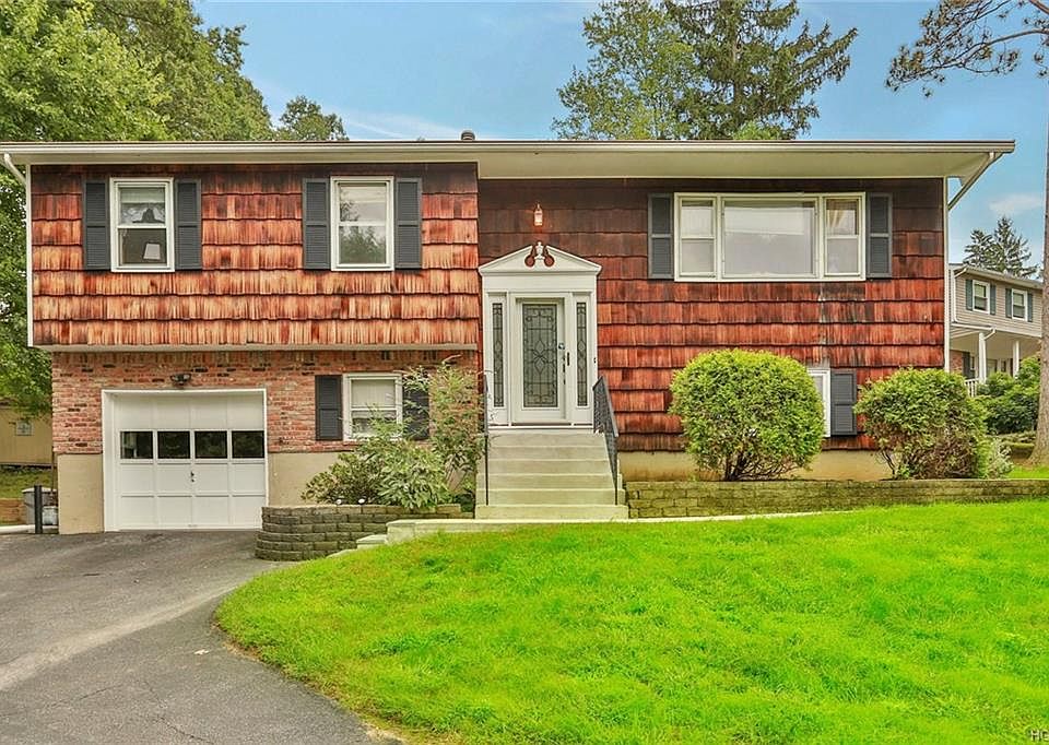 1st image of 14 Capitol Ct