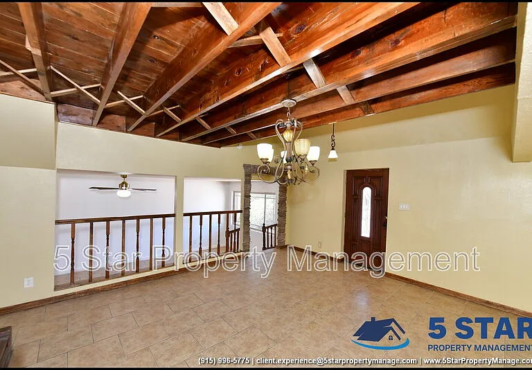 908 Bolivia St — Photo 10
