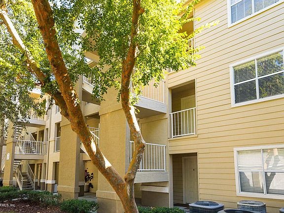 3rd image of 15 Arbor Club Dr Unit 212
