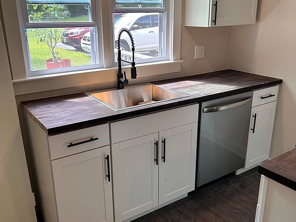 2nd image of 10 Kearsarge Valley Rd