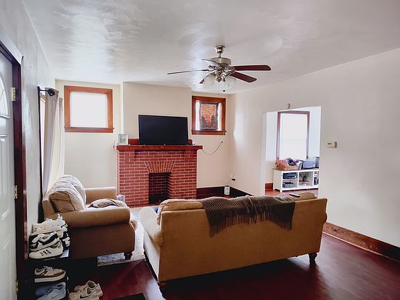3rd image of 718 Montour St