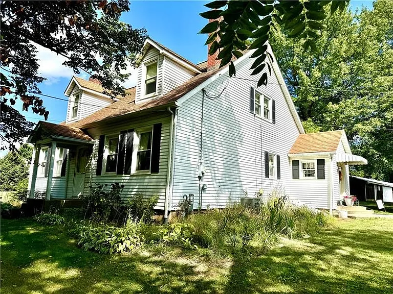 149 S Franklin St — Photo 2