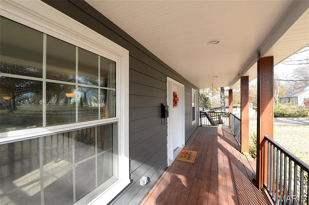 4 bed, 3.0 bath, 2019 sqft, $3,900 — Photo 3
