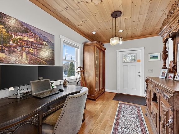 2nd image of 14 Myrtle St