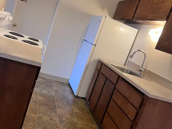 King Manor in Milwaukie, 7911 SE King Rd #C, Portland, OR 97222