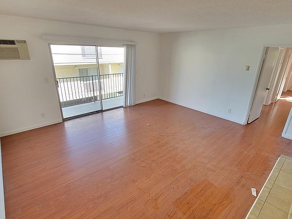 5th image of 818 S Kingsley Dr #209