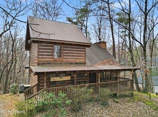 1141 Ski View Ln, Sevierville, TN 37876