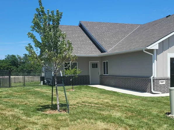 840 E Sunset Cir, Goddard, KS 67052