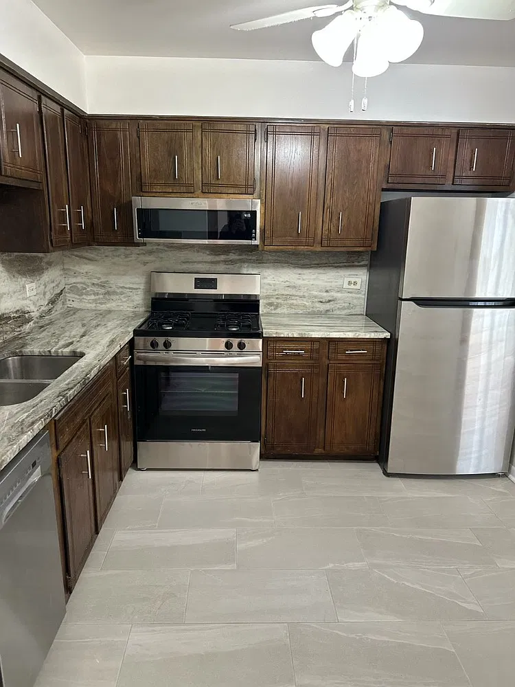 2335 W Touhy Ave — Photo 4
