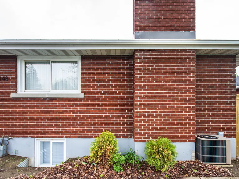 1148 Woodroffe Ave #B — Photo 17