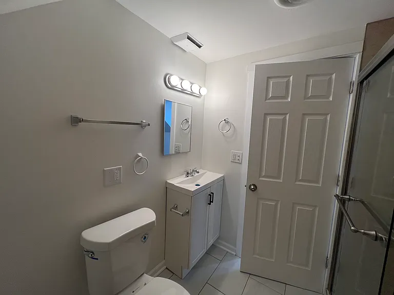 187 E 25th St #2 — Photo 7