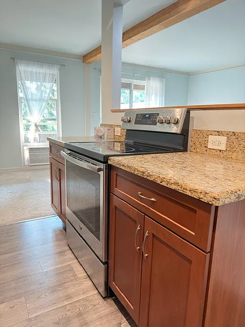 2 bed, 827 sqft, $2,500 — Photo 4