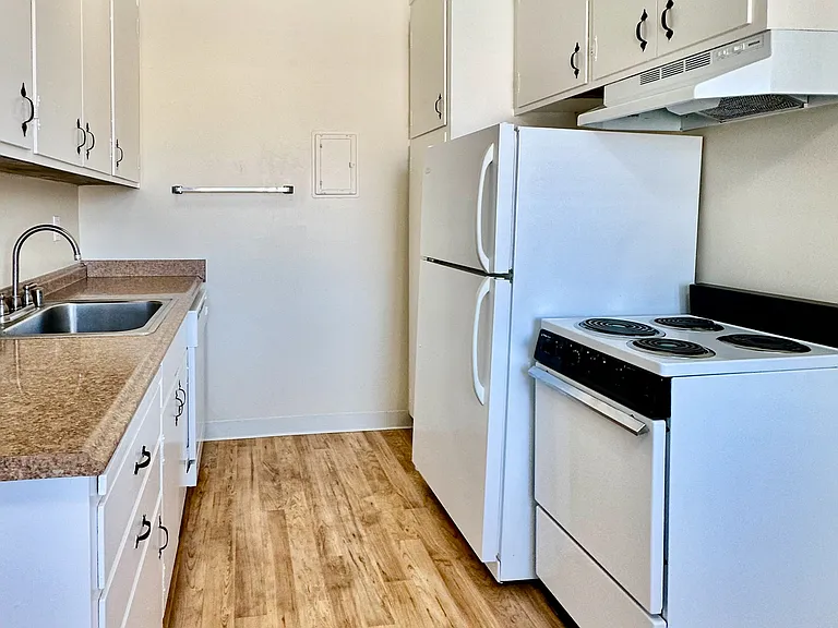 Garden Glen Apartments — Photo 23