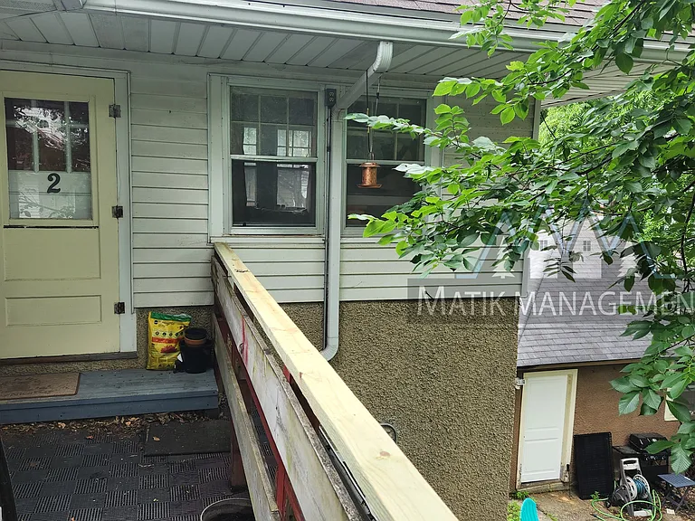 15 11th Ave NW #2 — Photo 4